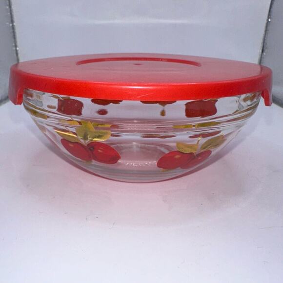 Vintage 1950’s Small Nesting Bowl With Apple Design and Red Lid - Picture 1 of 7